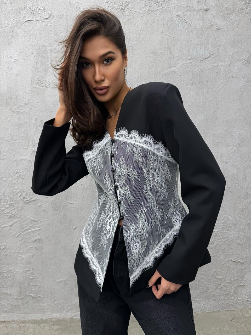 кружевная рубашка,в прозрачной блузке,жакет из кружева ошеломиссимо,,блузка