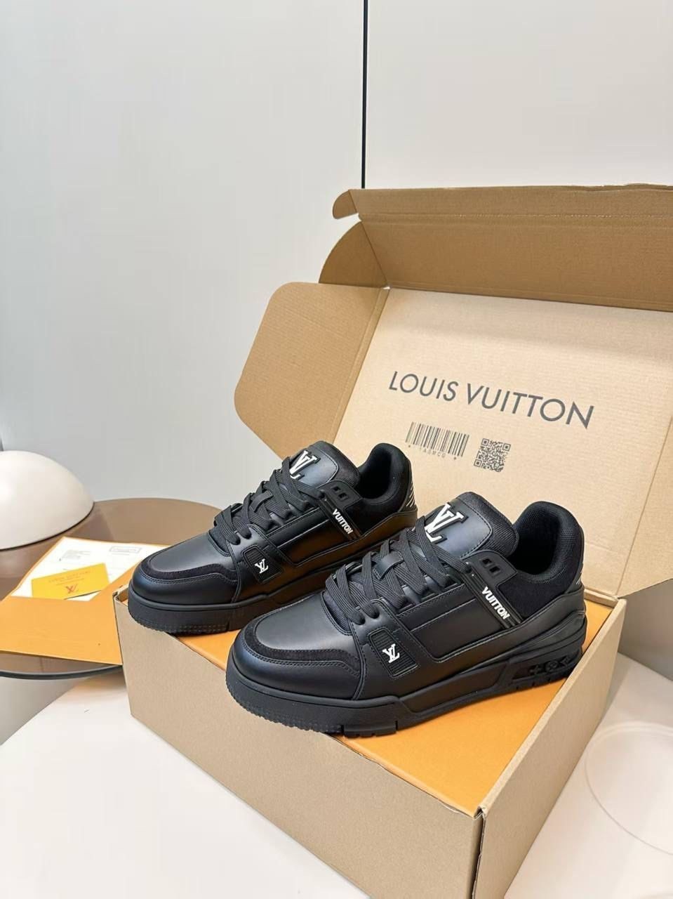 кроссовки louis vuitton мужские,кроссовки louis vuitton trainer,кроссовки louis vuitton,мужские кроссовки louis vuitton trainer черные,премиальные кроссовки louis vuitton