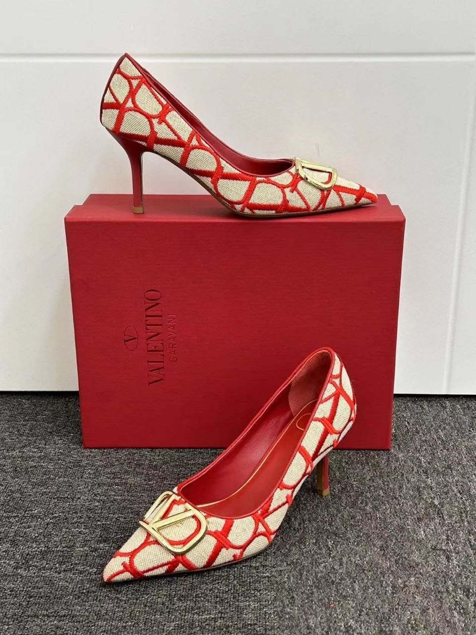 лодочки валентино,valentino туфли,туфли от валентино,туфли valentino garavani 5609022,valentino туфли valentino