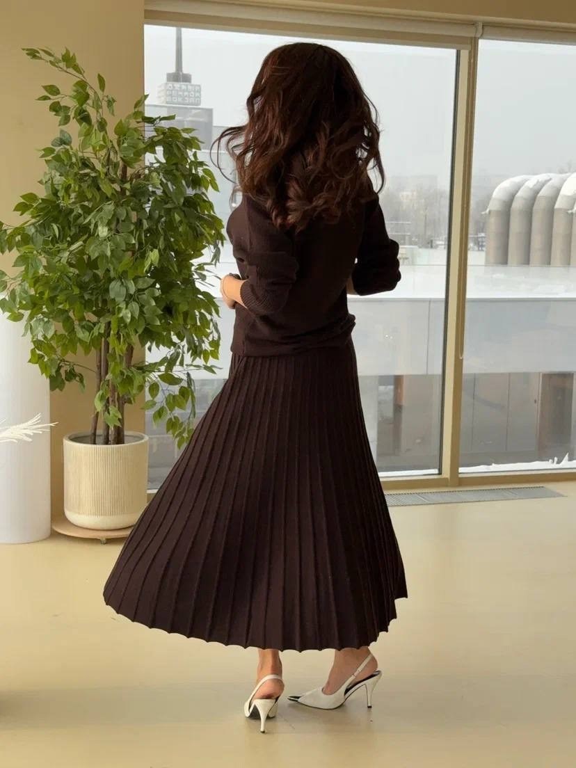 костюм женский вязанный трикотажный с юбкой плиссе,трикотажный костюм с юбкой плиссе,трикотажные костюмы,костюм с юбкой плиссе,костюм с длинной юбкой