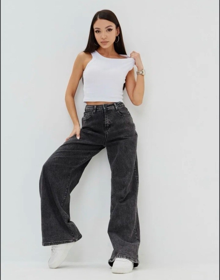 серые джинсы широкие,женские джинсы,джинсы женский серый,джинсы женские клеш от бедра,джинсы женские широкие
