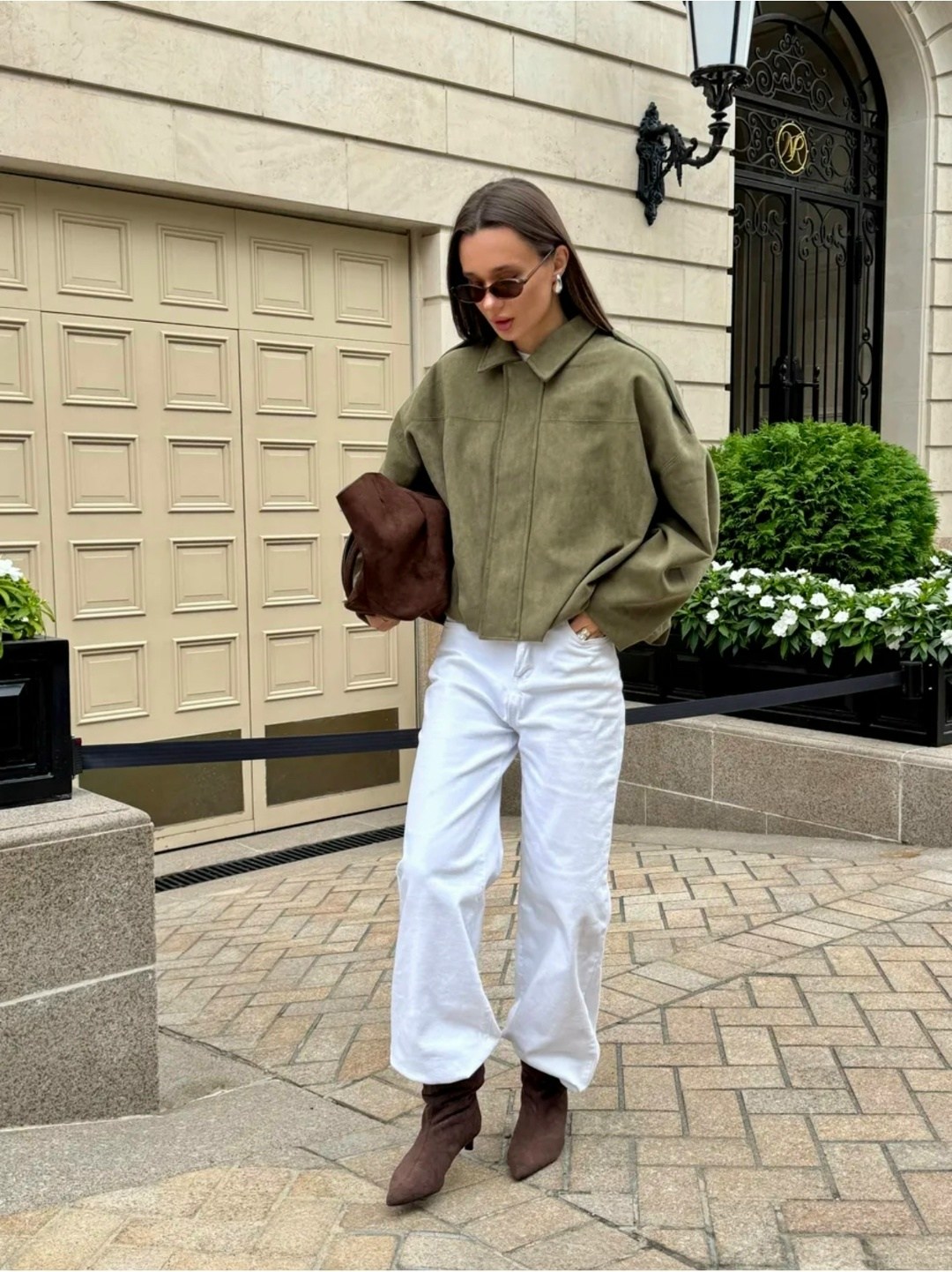 бомбер укороченный оверсайз замшевый куртка рабочего тренд saint shine,куртка бомбер демисезонная оверсайз замшевый niu,бомбер замшевый оверсайз athe.brand,замшевая куртка,женская куртка бомбер из эко