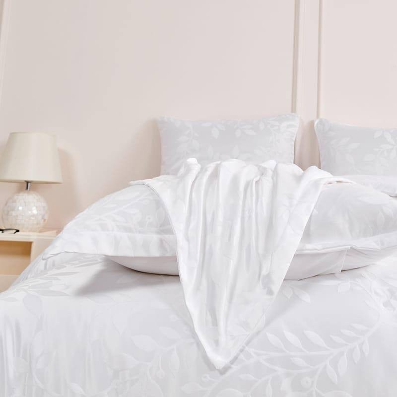 комплект одеяло,белое одеяло,шелковое одеяло,одеяло стеганое,легкое одеяло