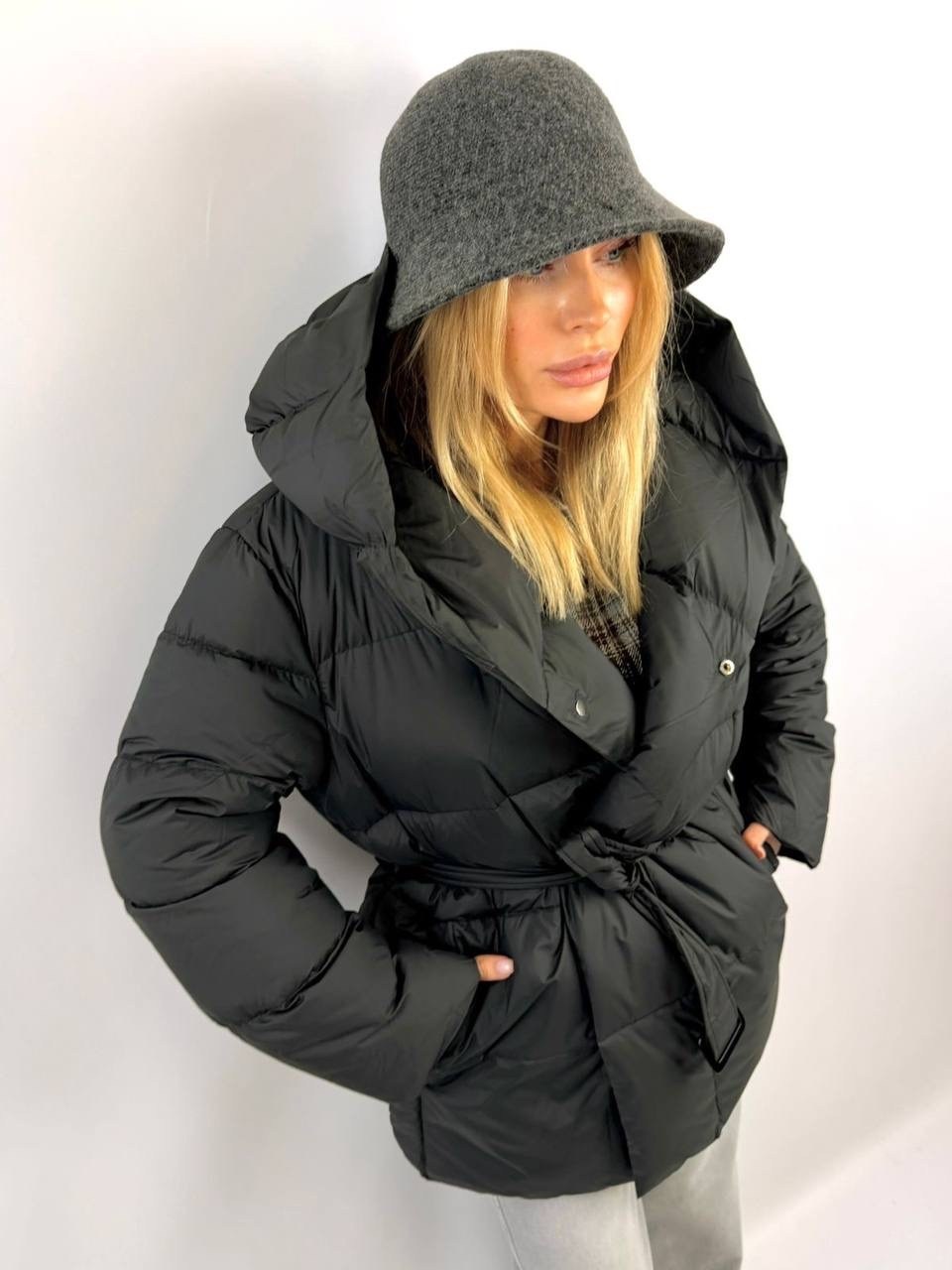 короткий пуховик с поясом,пуховик с поясом,пуховик с поясом naumi,женские пуховики,пуховик удлиненный