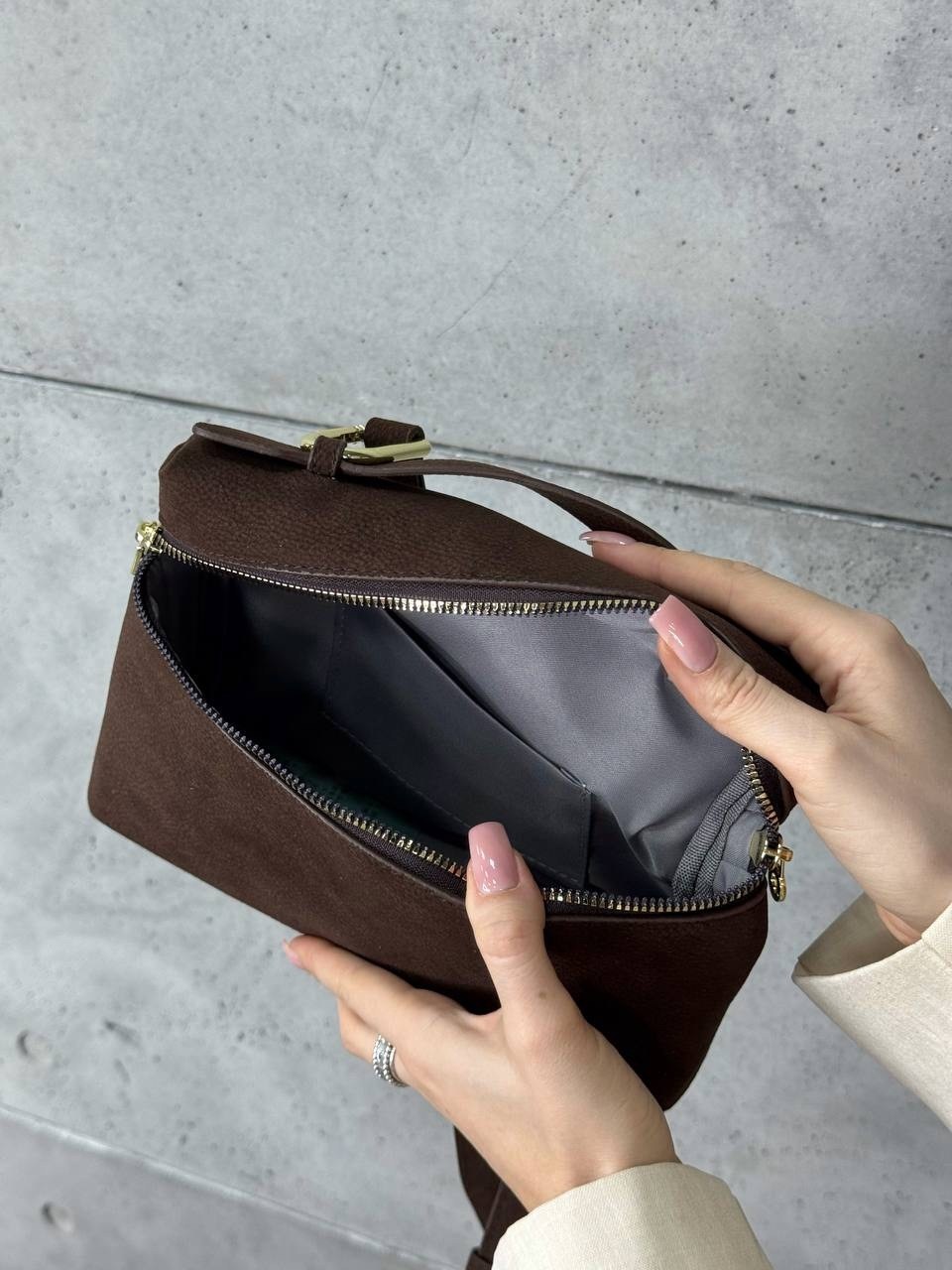 сумки для женщин,сумка женская маленькая кросс-боди chanel,сумка,сумка кросс-боди miu miu,сумка женская через плечо