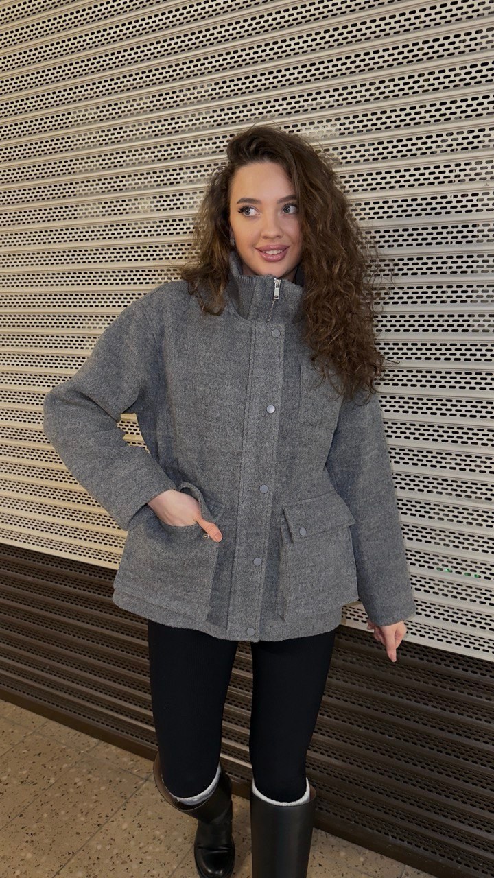 стильная куртка,легкая куртка,куртка,бомбер куртка,женская куртка