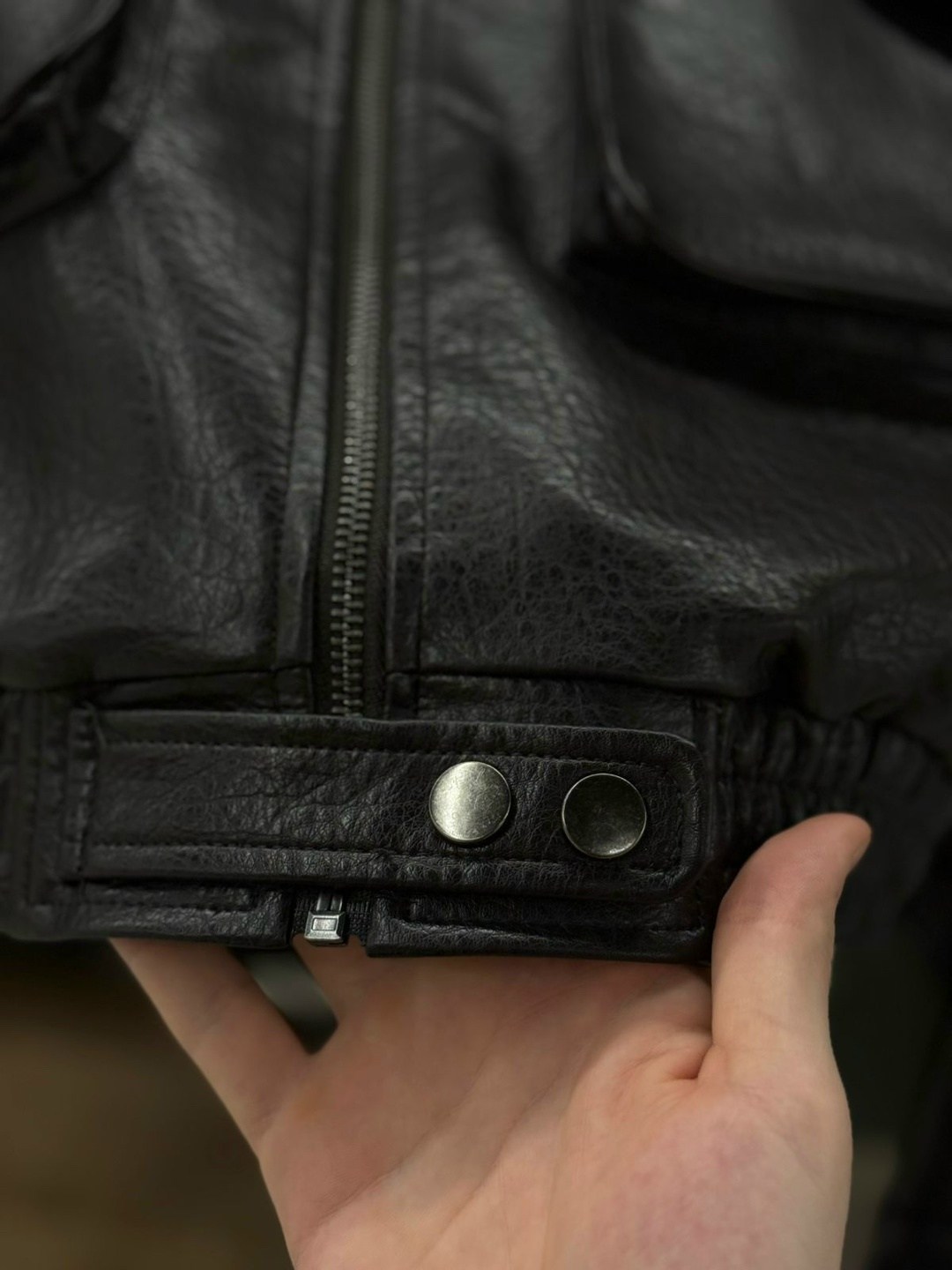 кожаная куртка,женская кожаная куртка,кожаная куртка yves saint laurent,женская куртка бомбер,куртка бомбер