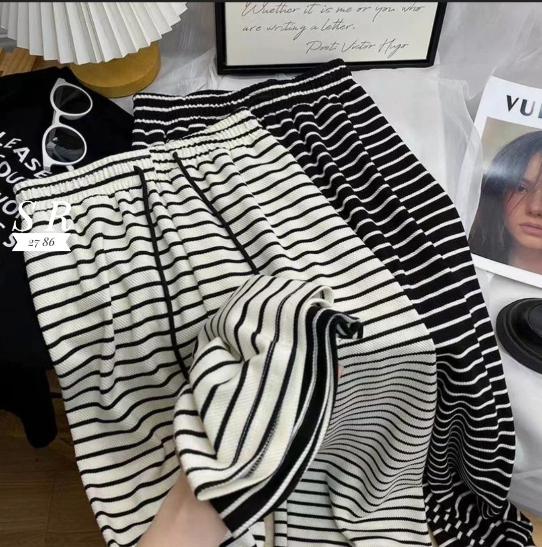 брюки женские в полоску,брюки в полоску,прямые брюки в полоску,черно белая полоска,костюм в полоску