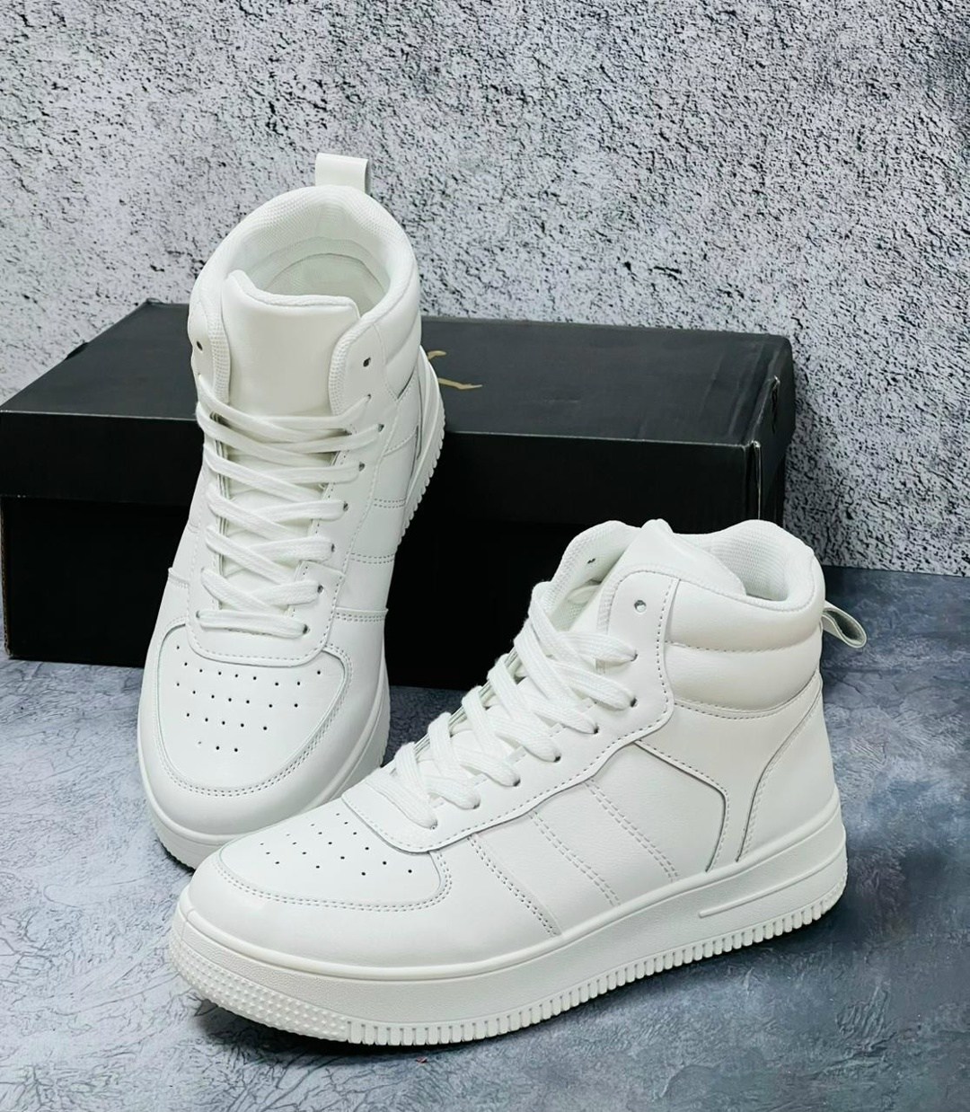 кроссовки,кроссовки женскиe,высокие белые кроссовки женские прада,кроссы адидас мужские белые высокие зимние,спортивная
