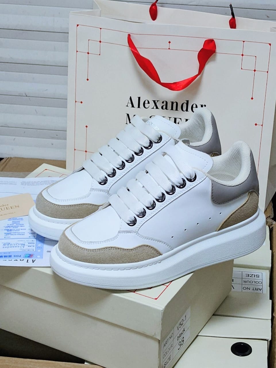 кроссовки alexander mcqueen,кроссовки женские alexander mcqueen,кеды alexander mcqueen,кроссовки alexander mcqueen белые,кроссовки alexander mcqueen oversized белые