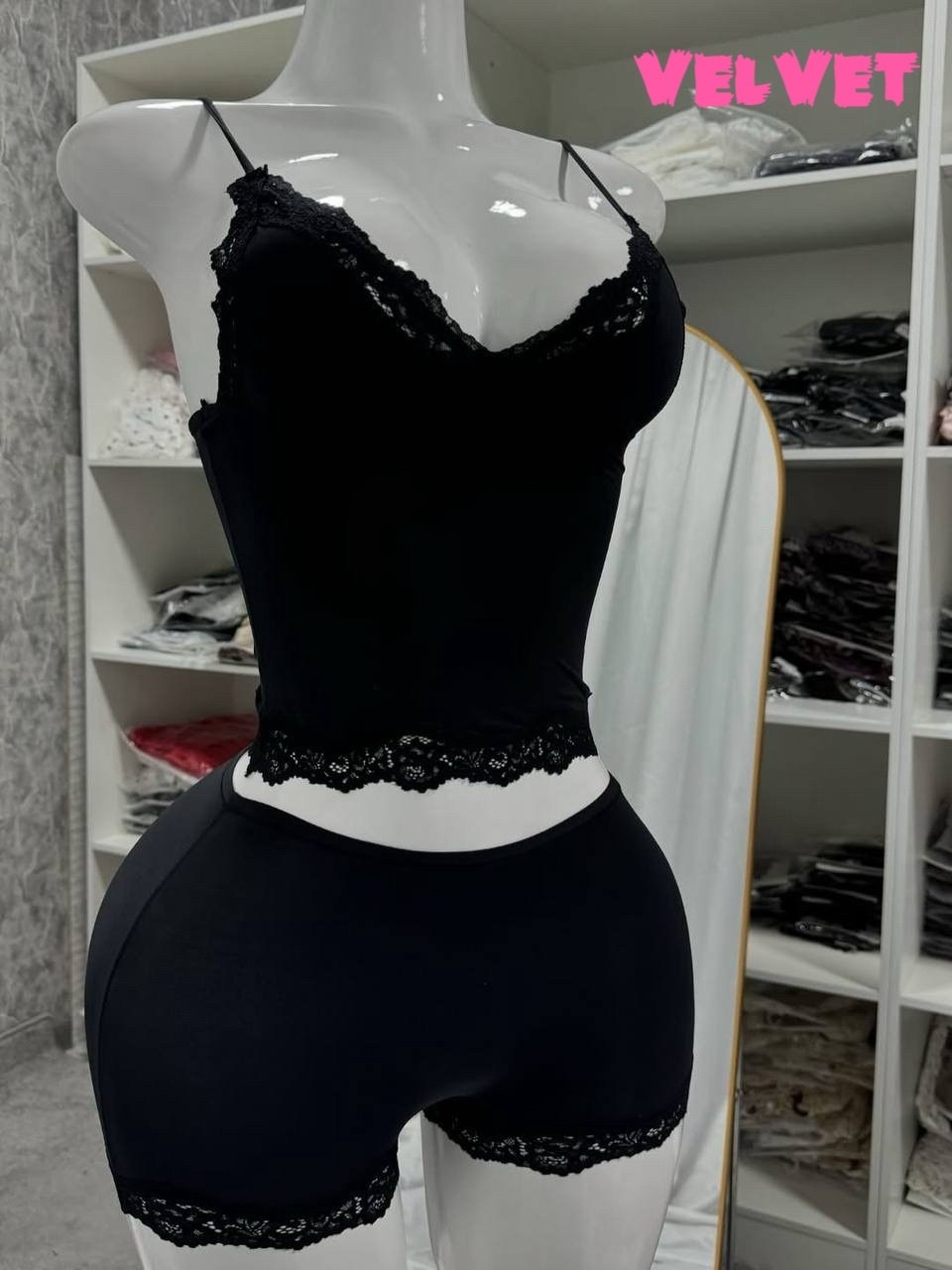 девушка,худая девушка,комплект женского нижнего белья,женское нижнее белье,комплекты нижнего белья