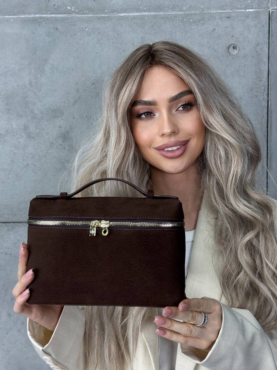 сумки для женщин,сумка женская маленькая кросс-боди chanel,сумка,сумка кросс-боди miu miu,сумка женская через плечо