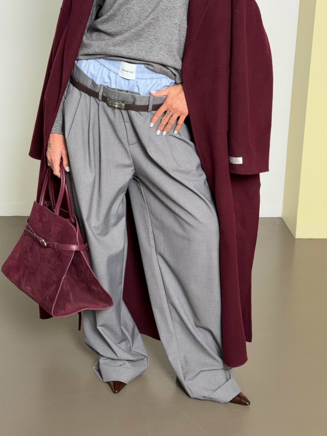 кэжуал наряды,брюки палаццо,модный стиль,серые брюки палаццо