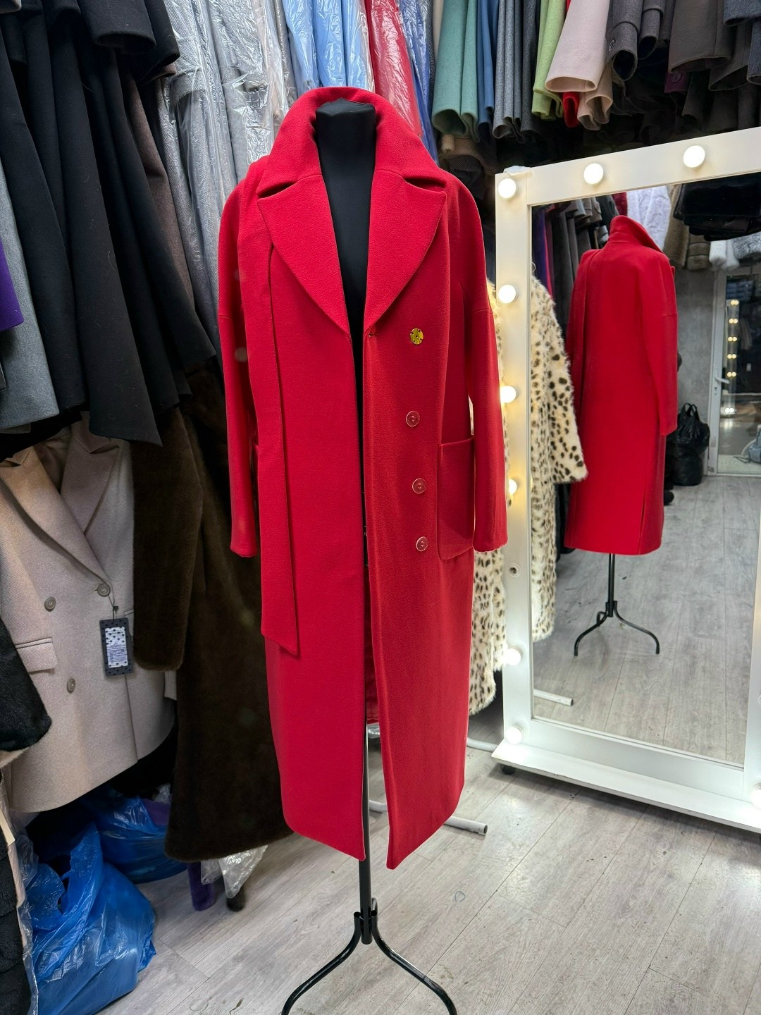 красное пальто,стильное пальто,пальто,пальто кашемир,шерстяное пальто