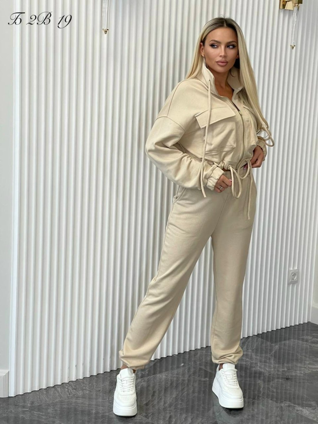 костюм женский,бежевый костюм,костюм спортивный,женские комбинезоны,спортивный женский костюм