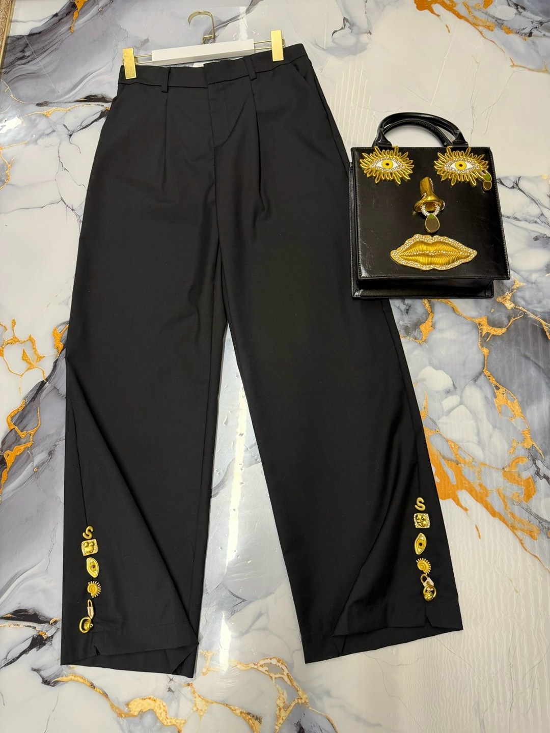 брюки elisabetta franchi черный,брюки emporio armani черный,черные брюки,брюки balmain,модные брюки