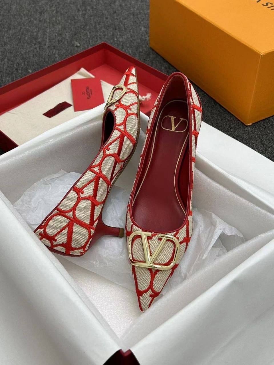 валентино  женская,valentino туфли,valentino туфли valentino,туфли valentino garavani 5609022,туфли от валентино