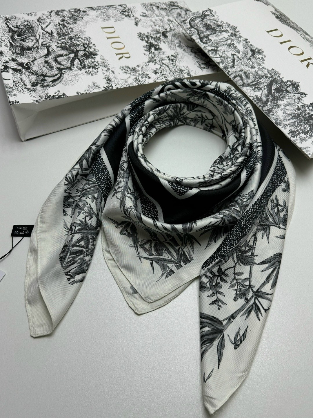 платок шелковый,платок женский,платок dior,платок диор,платок тонкий