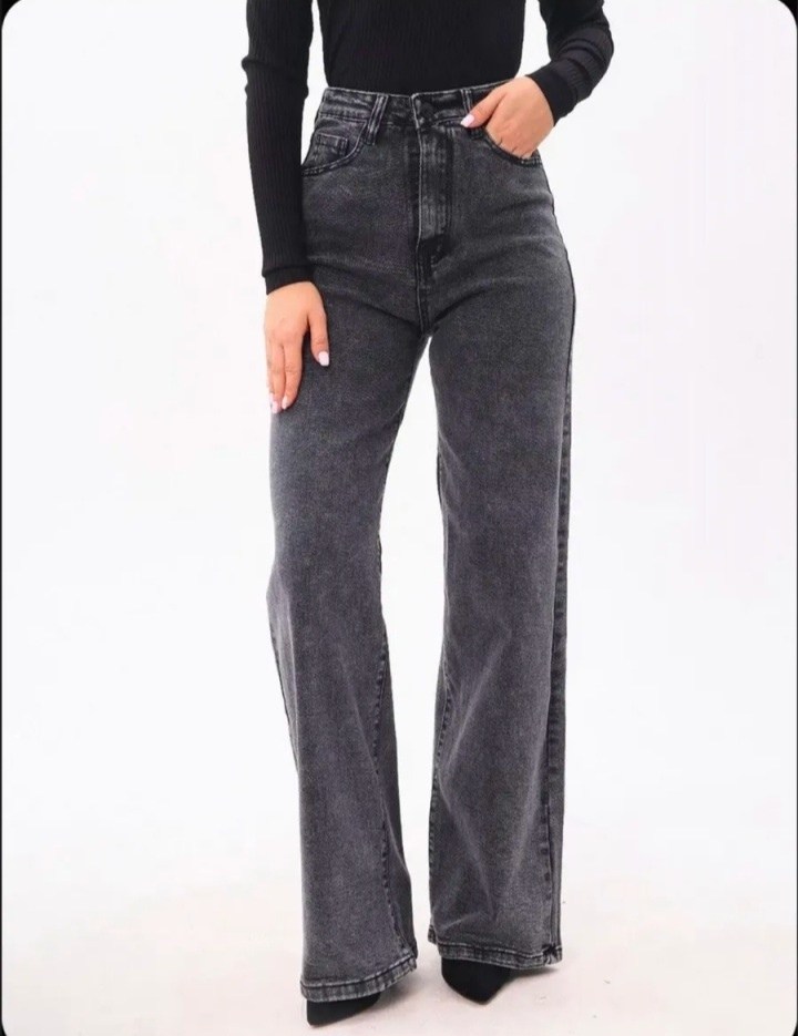 серые джинсы широкие,женские джинсы,джинсы женский серый,джинсы женские клеш от бедра,джинсы женские широкие