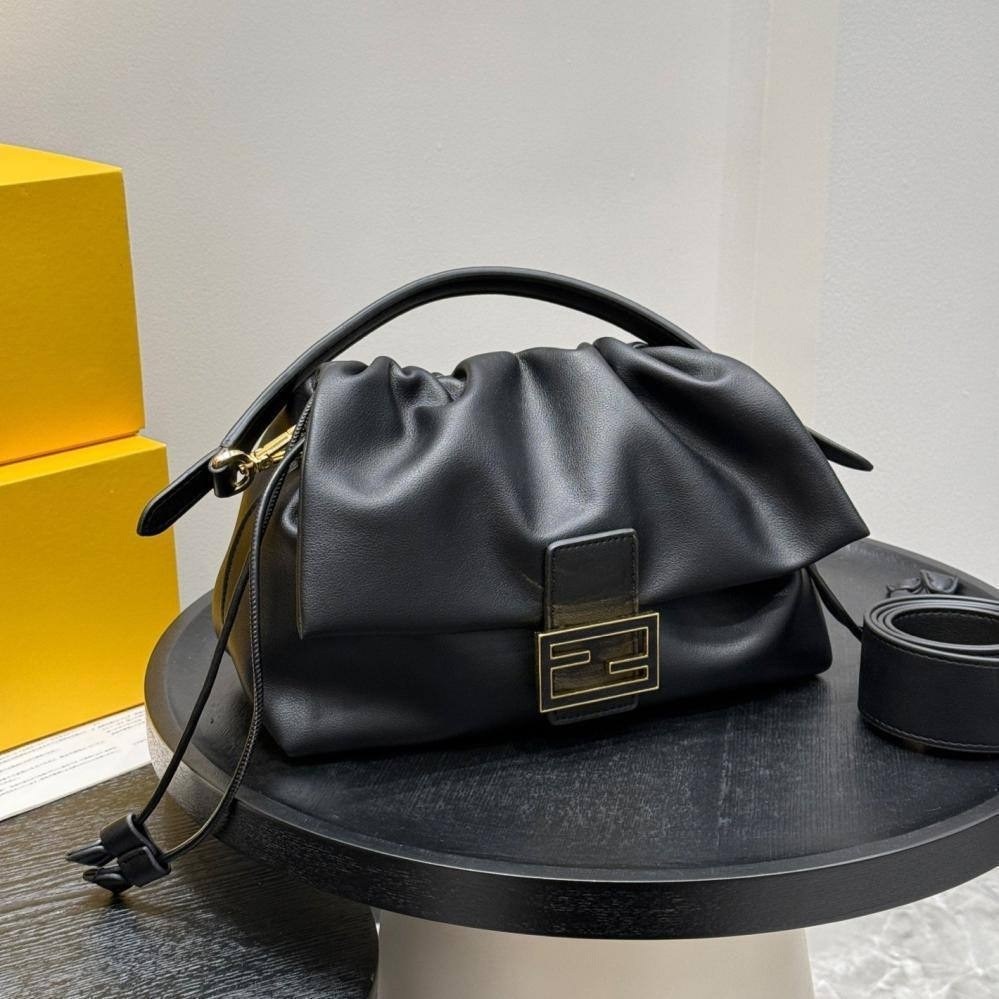 сумка fendi,женская сумка fendi,сумка фенди,fendi сумка на плечо,сумка