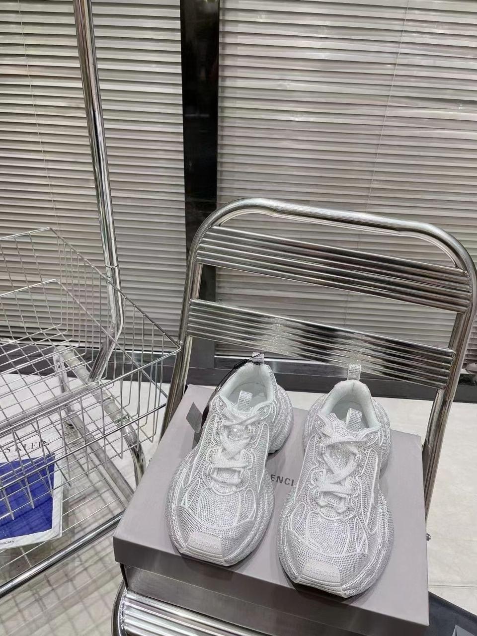 кроссовки женские balenciaga,кроссовки balenciaga,кроссовки премиум качество,женские кроссовки,кроссовки balenciaga 3 xl