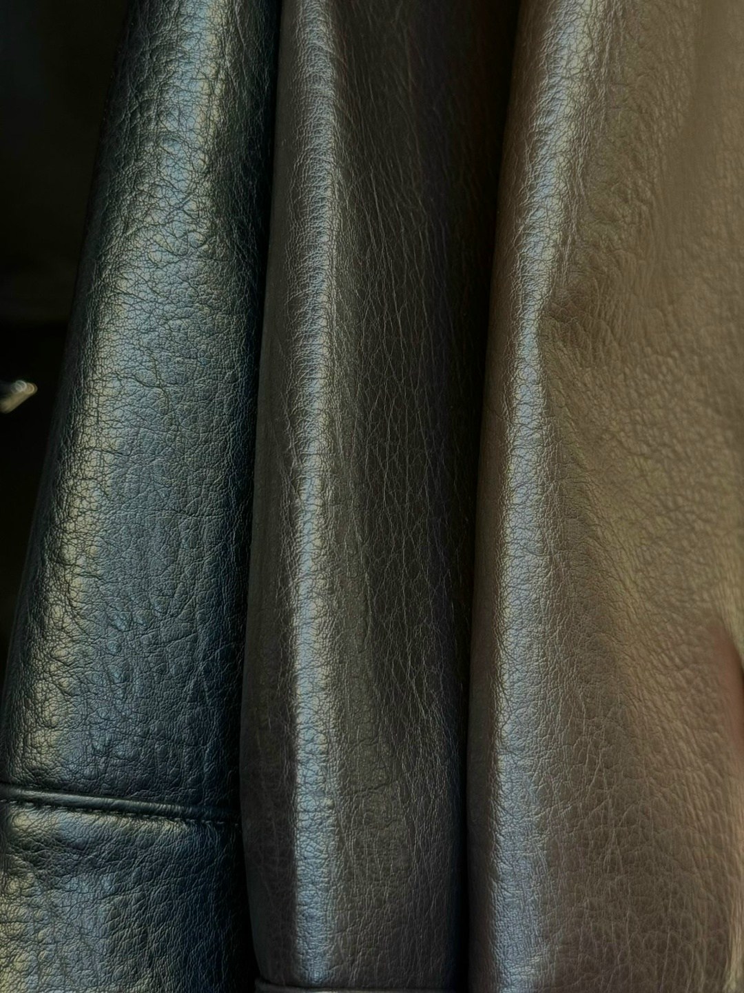 кожаная куртка,женская кожаная куртка,кожаная куртка yves saint laurent,женская куртка бомбер,куртка бомбер