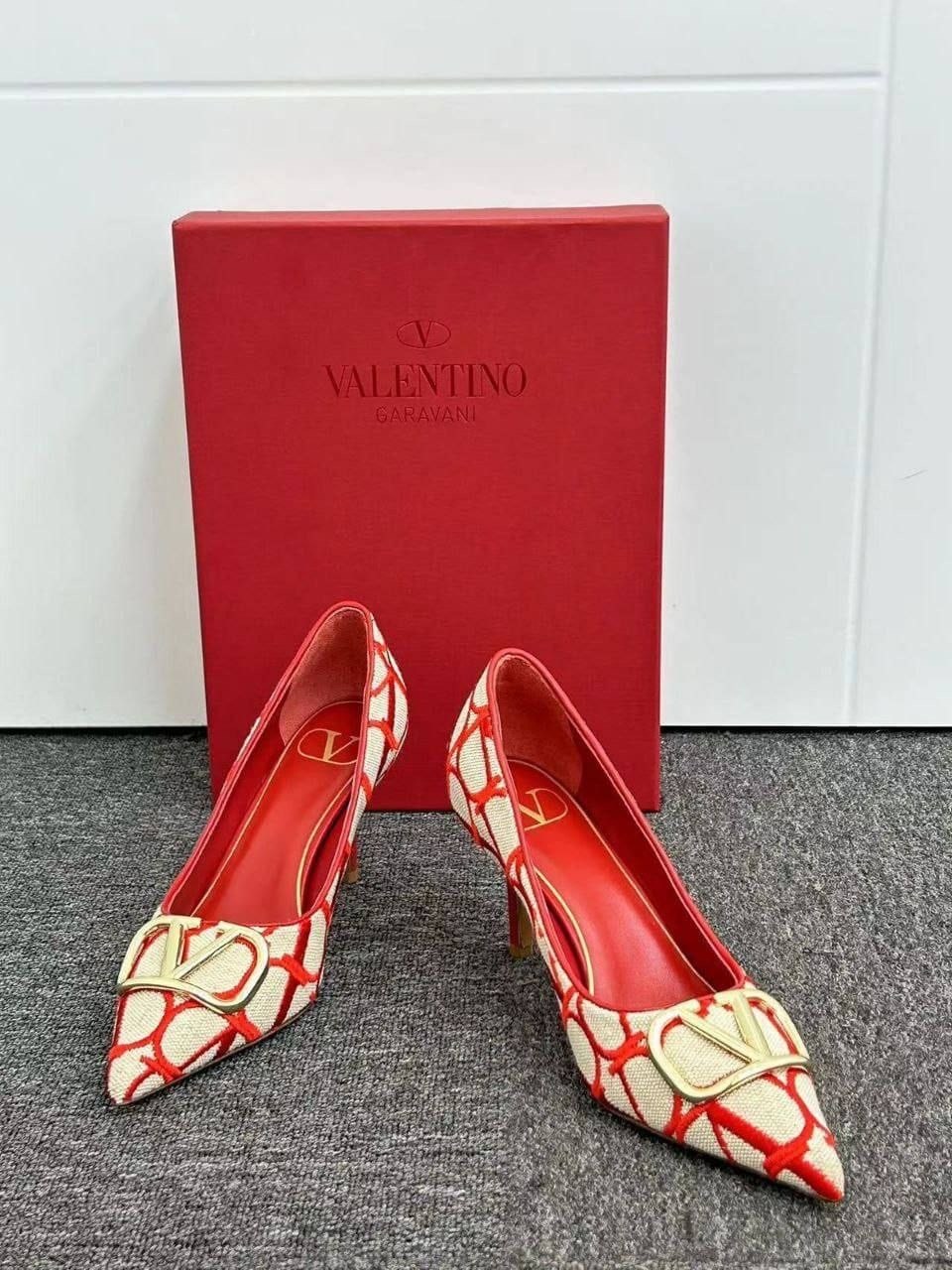 лодочки валентино,valentino туфли,туфли от валентино,туфли valentino garavani 5609022,valentino туфли valentino