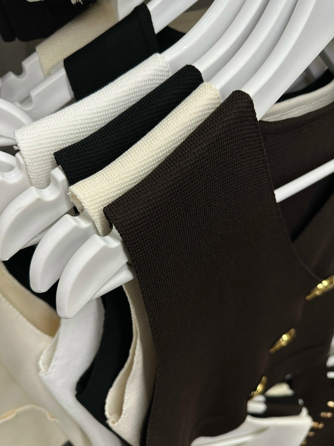 жилетка женская,женские жилеты,жилет для женщин,жилет короткий,жилетка