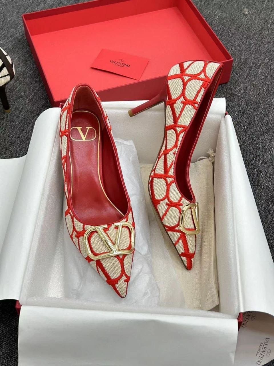 лодочки валентино,valentino туфли,туфли от валентино,туфли valentino garavani 5609022,valentino туфли valentino