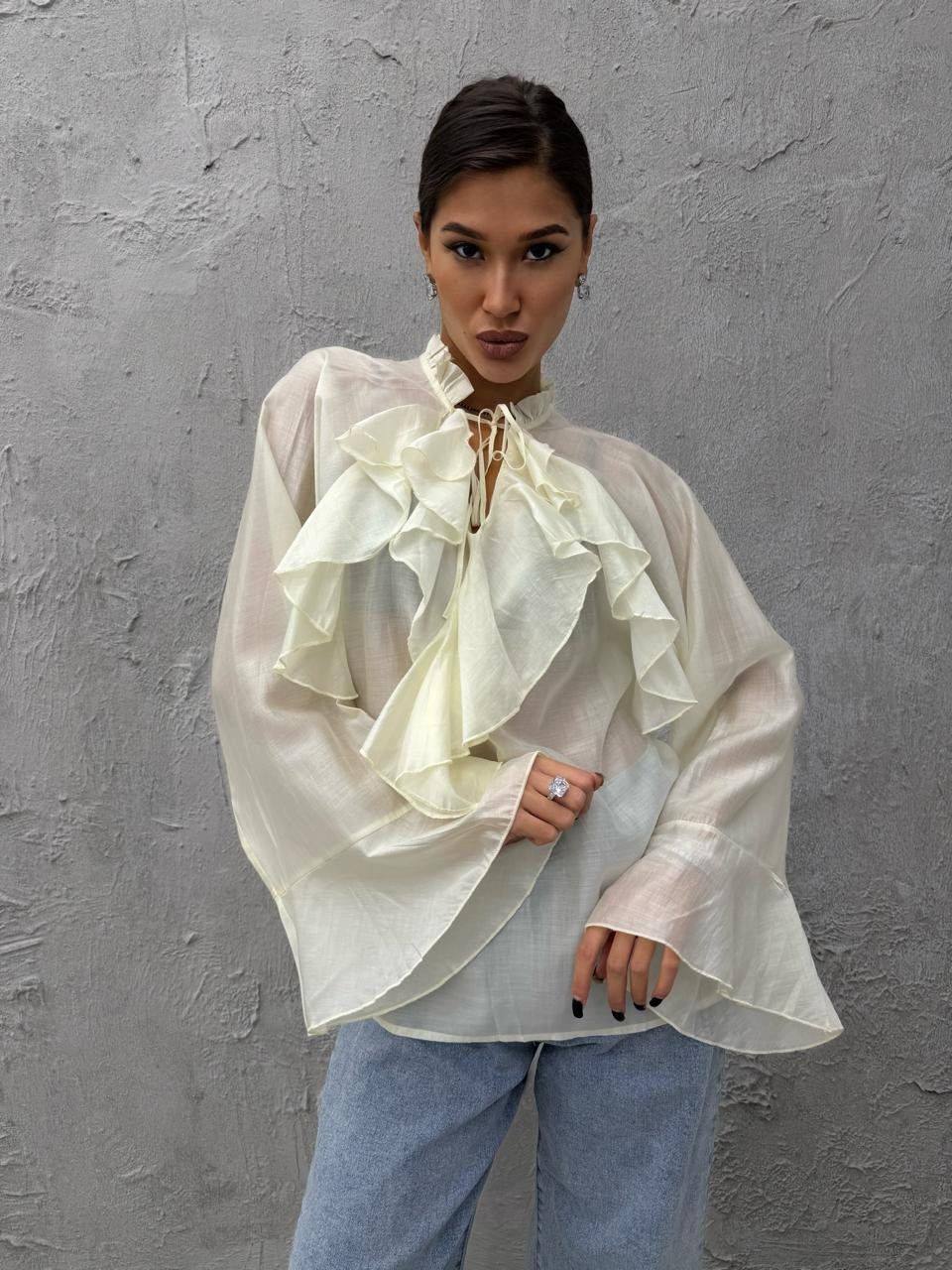 блузка с оборками,блуза шифоновая с розой emberens,блуза нарядная шифоновая с розой рюшами emberens,блуза,полупрозрачная блуза с оборками цвет слоновой кости