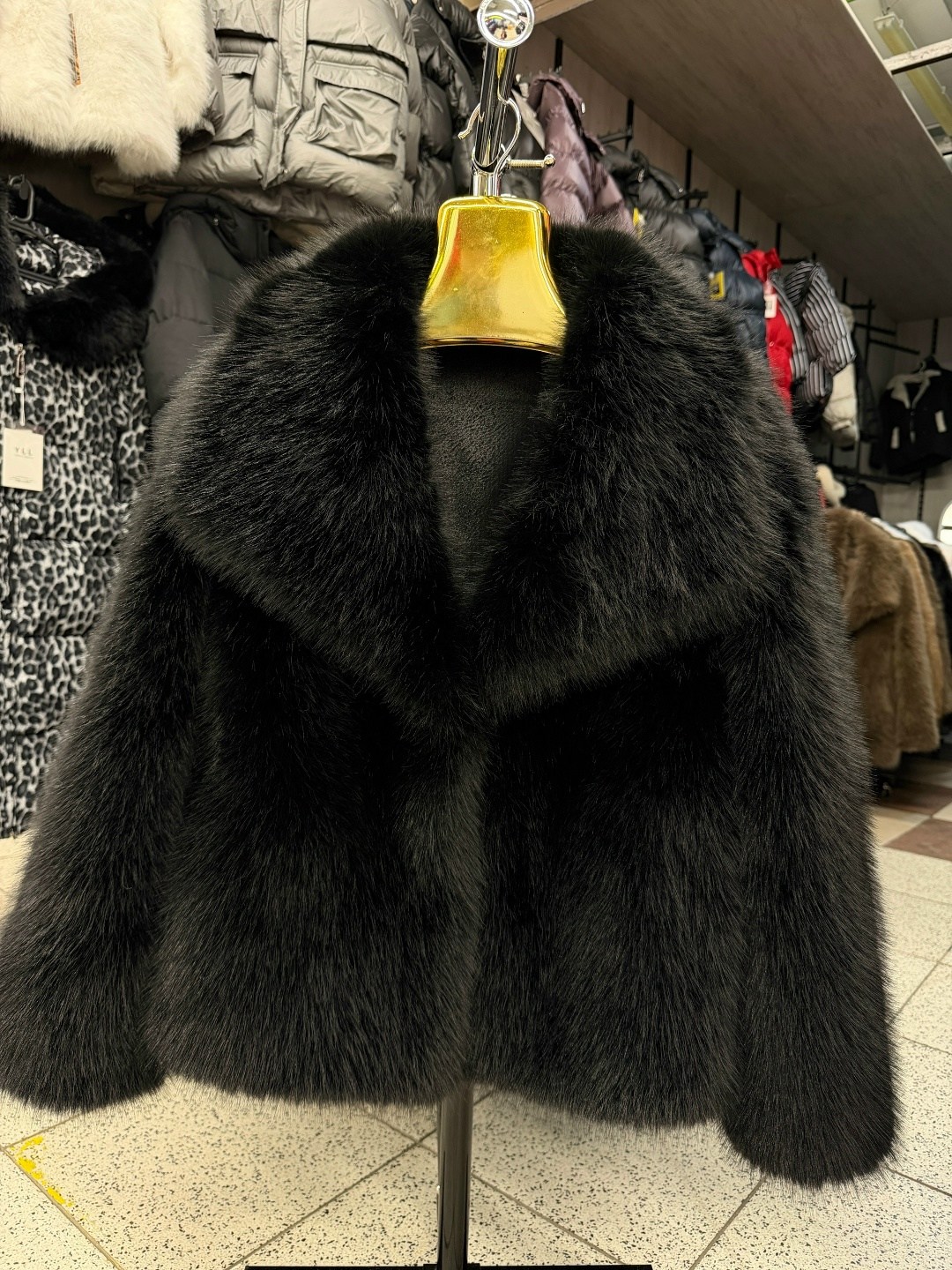 шуба короткая,меховая куртка,шубка,шуба искусственная,шуба женская