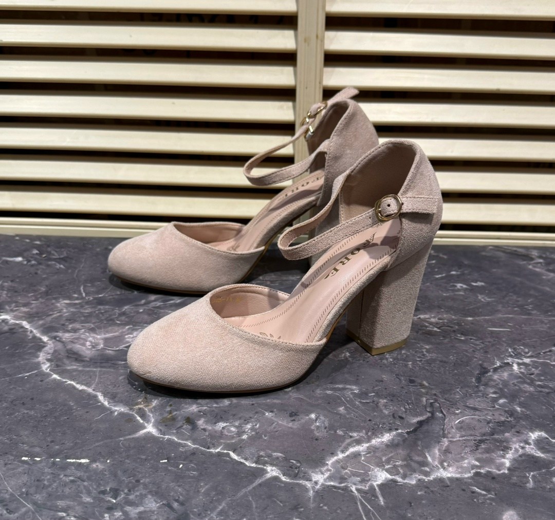 ,бежевые замшевые туфли,босоножки замшевые,туфли бежевые,туфли лодочки на широком каблуке