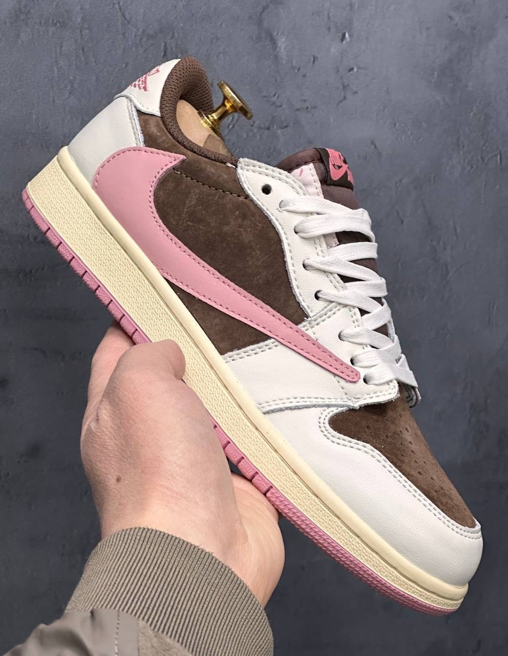 кроссовки nike travis scott x air jordan 1 low,кеды travis scott x air jordan 1 pink oxford,кроссовки nike travis scott x air jordan 1,nike air jordan 1 low travis scott,кроссовки nike air jordan 1 lo