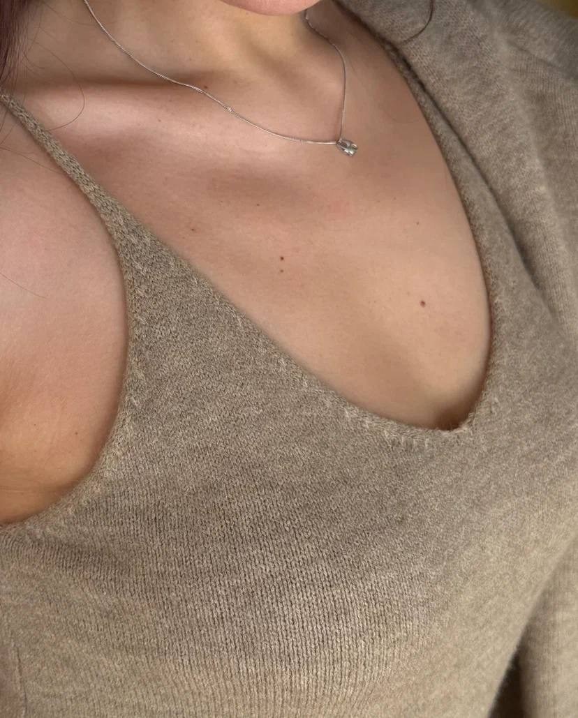 комплект трикотажный кардиган и платье бежевый,костюм двойка платье и кардиган,платье лапша с кардиганом,трикотажное платье с кардиганом,платье и кардиган