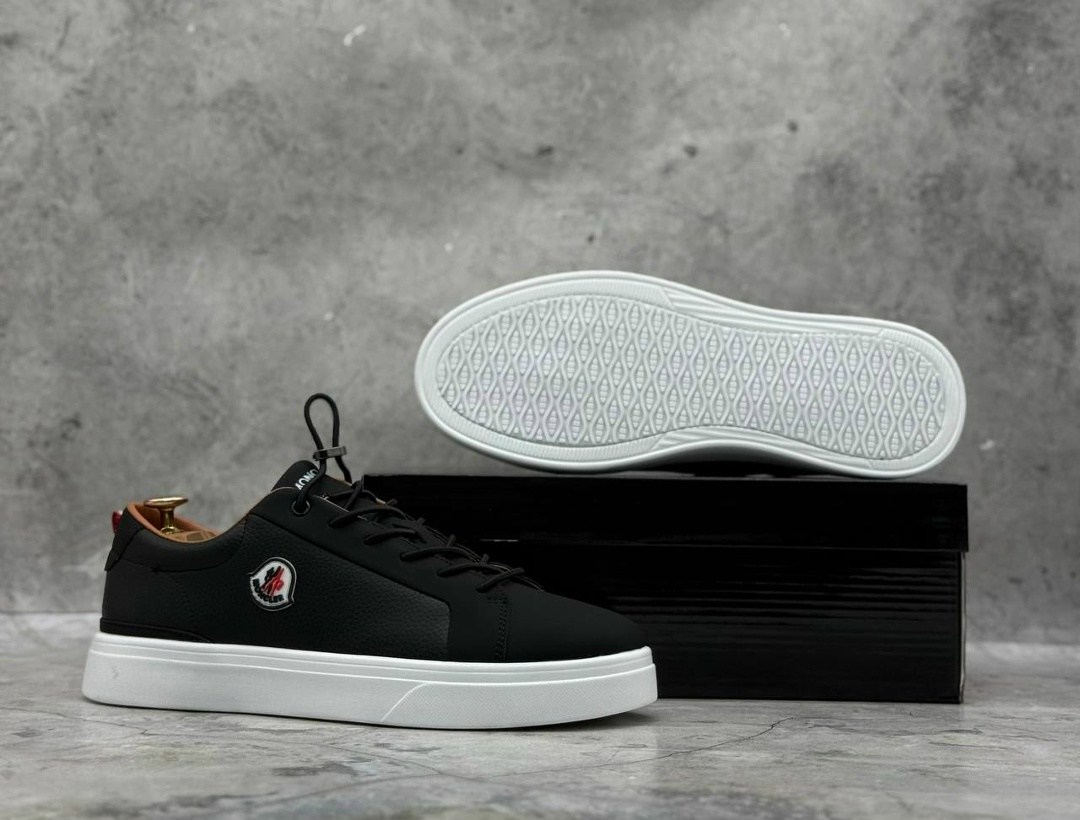 ,модные кроссовки,повседневные кроссовки,низкие кроссовки,кеды томми хилфигер с монограммой