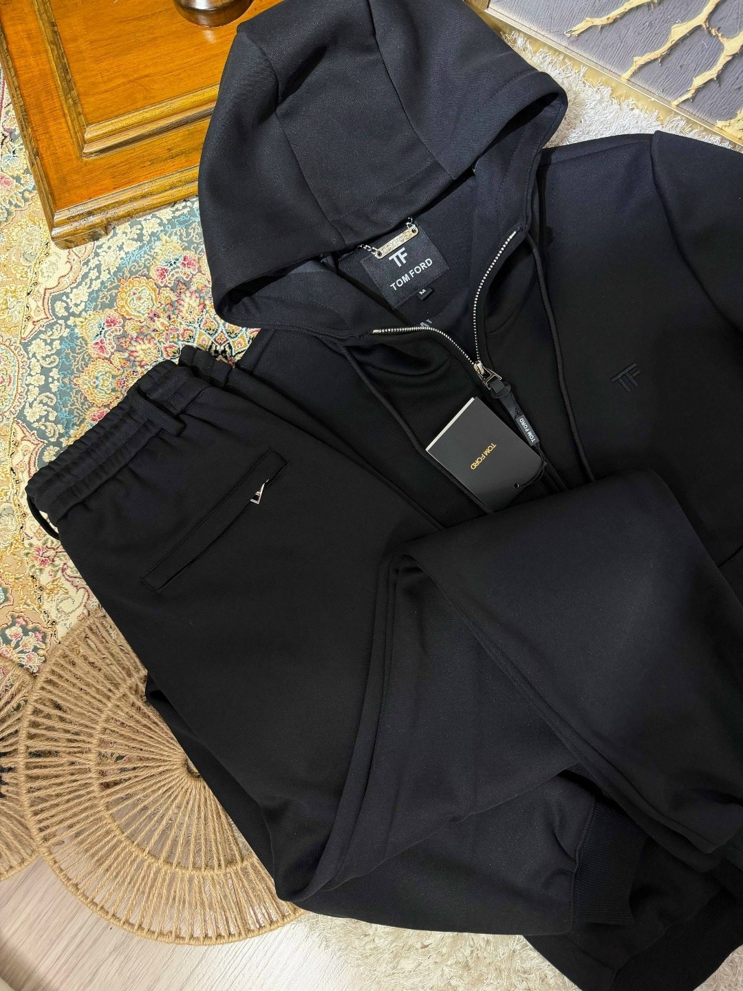 спортивный костюм brunello cucinelli,спортивный костюм dolce gabbana,мужской спортивный костюм,спортивные костюмы,спортивный костюм dolce gabbana оригинал