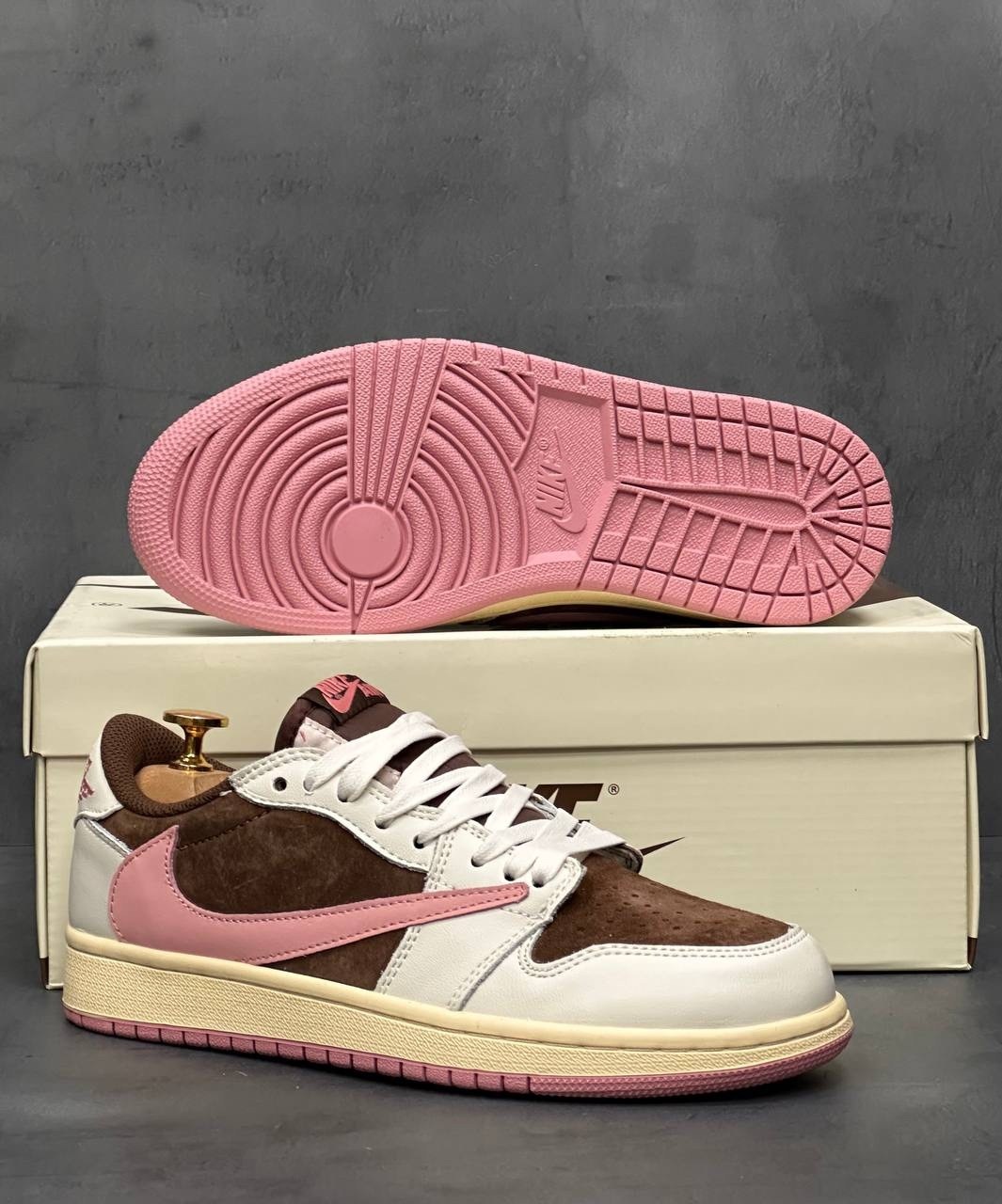 кроссовки nike travis scott x air jordan 1 low,кеды travis scott x air jordan 1 pink oxford,кроссовки nike travis scott x air jordan 1,nike air jordan 1 low travis scott,кроссовки nike air jordan 1 lo