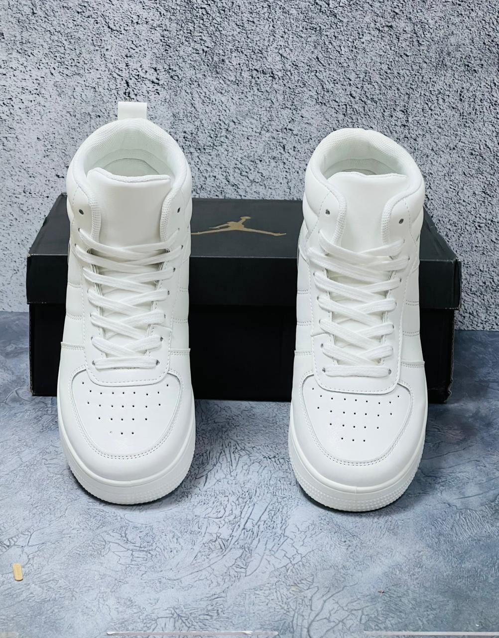 кроссовки,кроссовки женскиe,высокие белые кроссовки женские прада,кроссы адидас мужские белые высокие зимние,спортивная