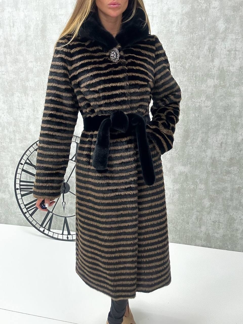 шуба удлиненная из экомеха с капюшоном,шуба удлиненная из экомеха с капюшоном bshop dress,пальто меховое,экомех шуба шиншилла,комбинированное пальто