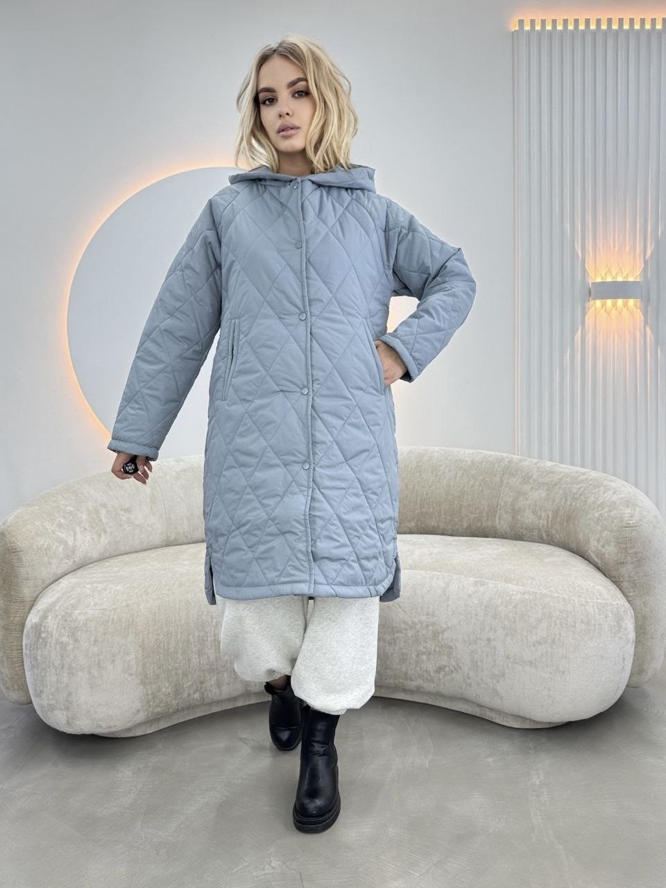 демисезонная куртка,куртка женская демисезонная,пальто демисезонное стеганое,пальто стеганое демисезонное с капюшоном оверсайз maxils,стеганое пальто