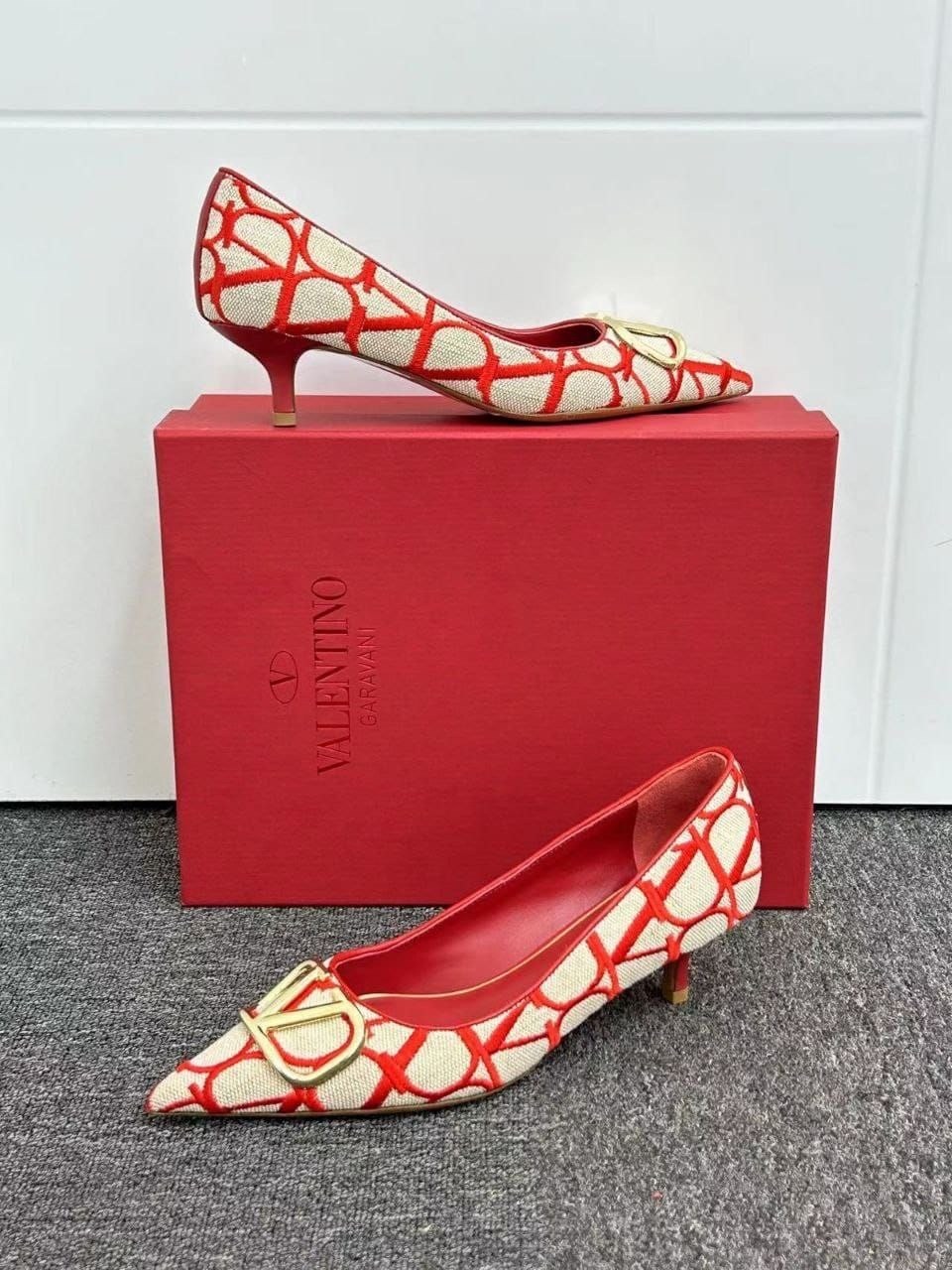 валентино  женская,valentino туфли,valentino туфли valentino,туфли valentino garavani 5609022,туфли от валентино