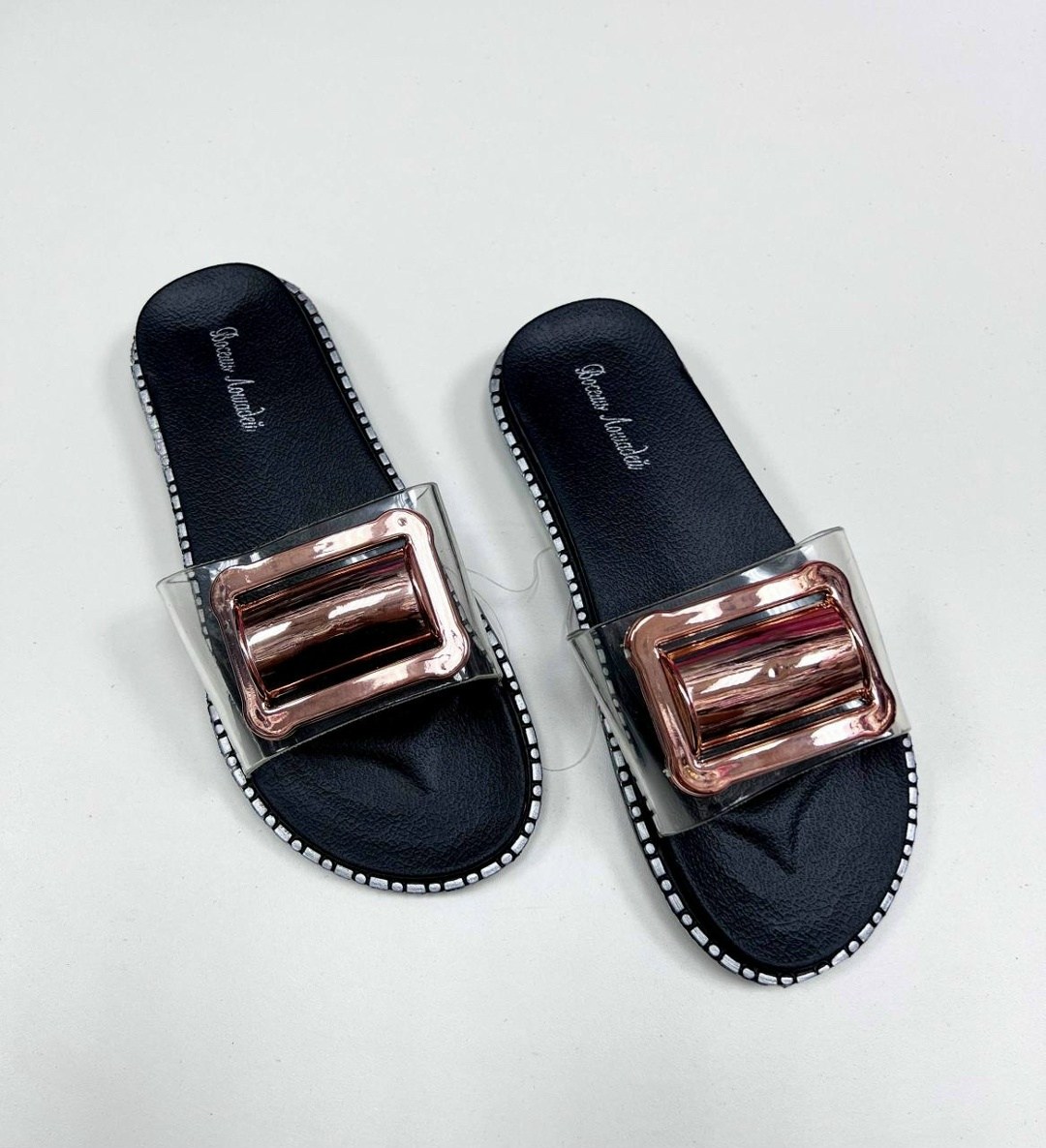 женские шлепанцы,,женские сандалии,сандалии модные,модные шлепанцы