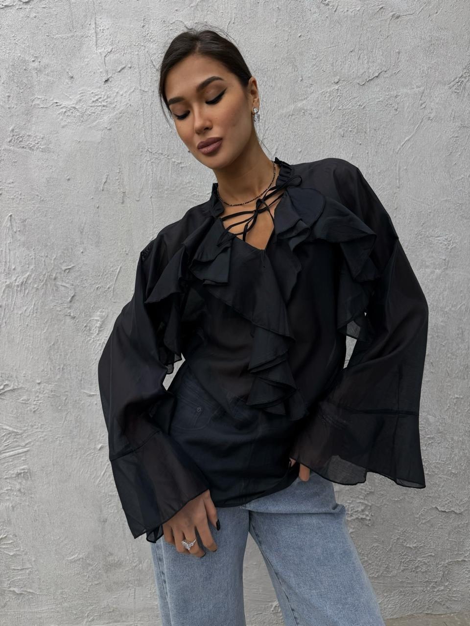 блузка с оборками,блуза шифоновая с розой emberens,блуза нарядная шифоновая с розой рюшами emberens,блуза,полупрозрачная блуза с оборками цвет слоновой кости