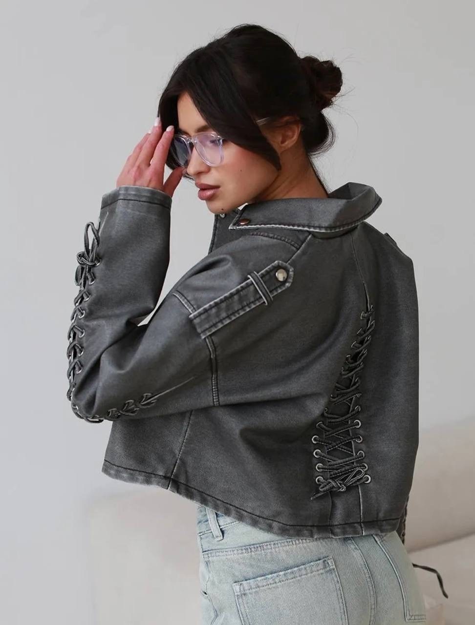 косуха черная куртка кожаная oversize винтажная monyken,куртка косуха кожаная,женская кожаная куртка косуха,куртка косуха,косуха винтажная кожаная куртка оверсайз aftfbasic