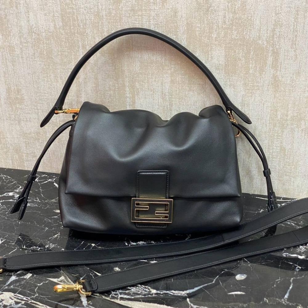 сумка fendi,женская сумка fendi,сумка фенди,fendi сумка на плечо,сумка