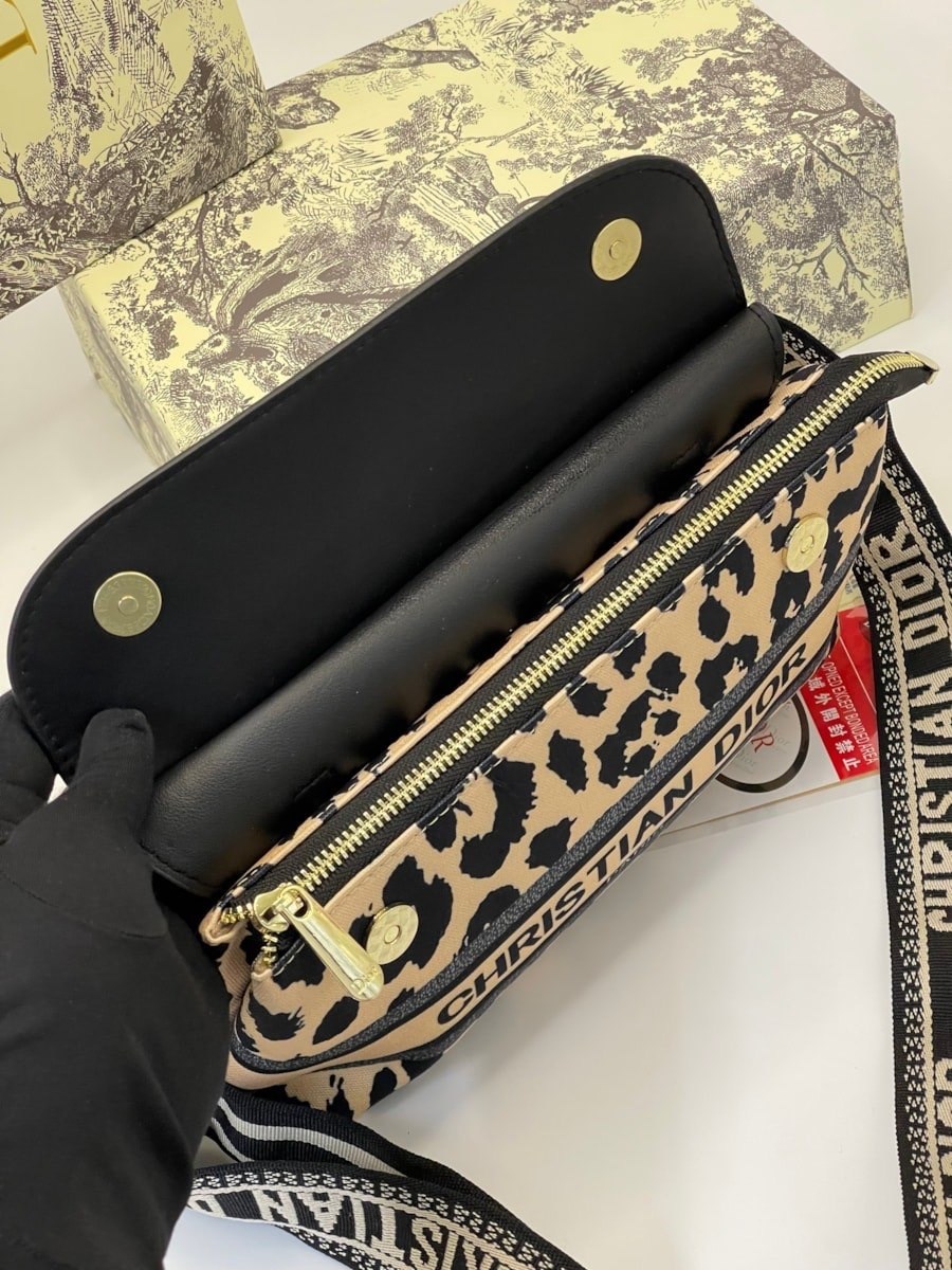 сумка через плечо christian dior,cумка christian dior,dior сумка,сумка женская christian dior,сумка через плечо gucci chanel christian dior