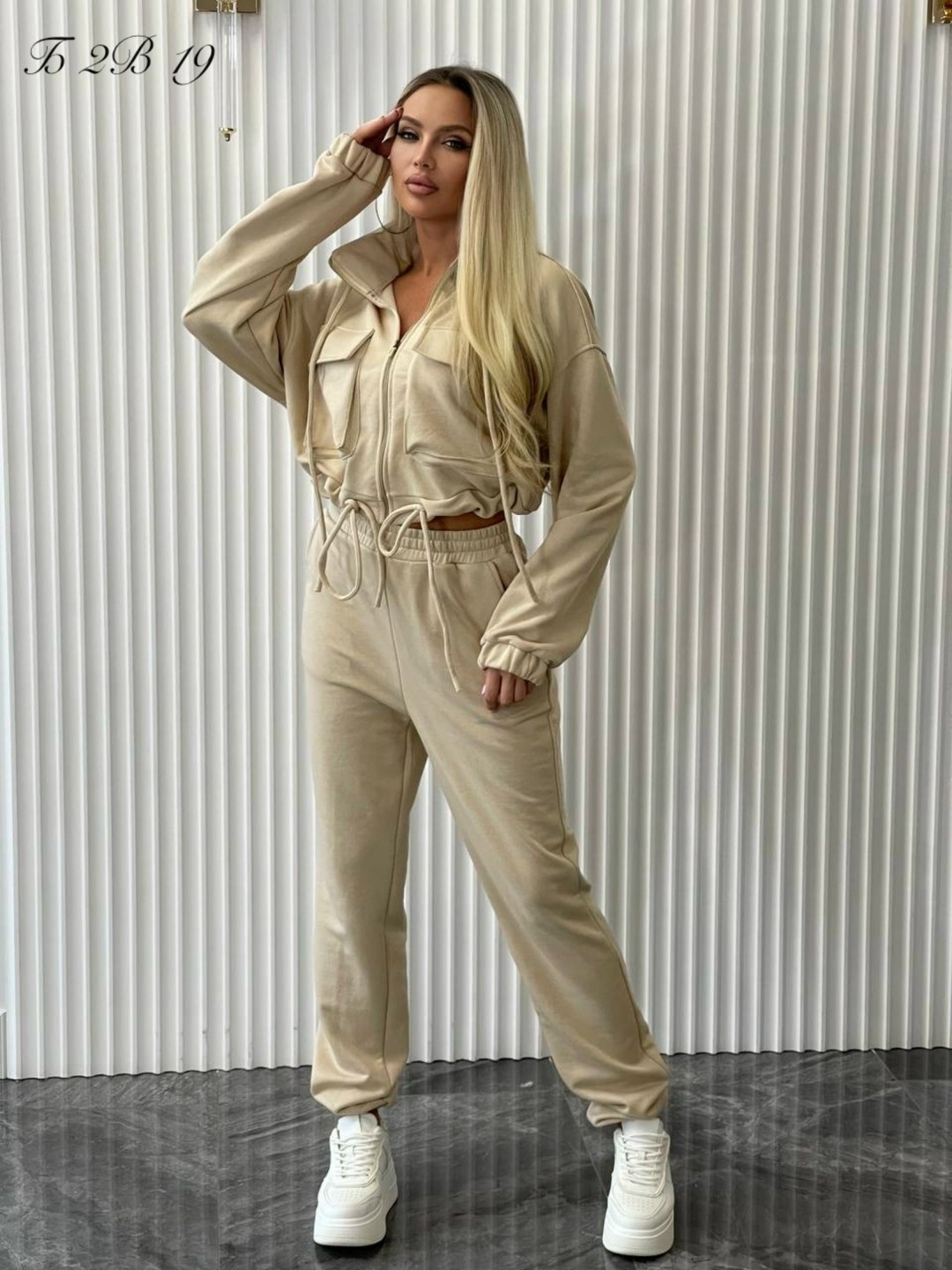 костюм женский,бежевый костюм,костюм спортивный,женские комбинезоны,спортивный женский костюм