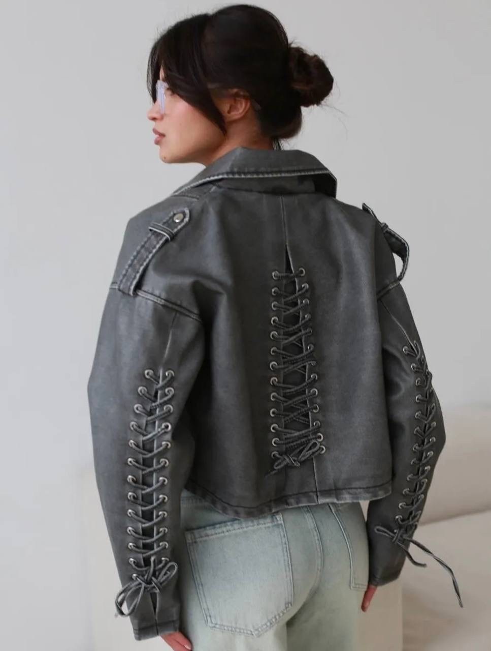 косуха черная куртка кожаная oversize винтажная monyken,куртка косуха кожаная,женская кожаная куртка косуха,куртка косуха,косуха винтажная кожаная куртка оверсайз aftfbasic