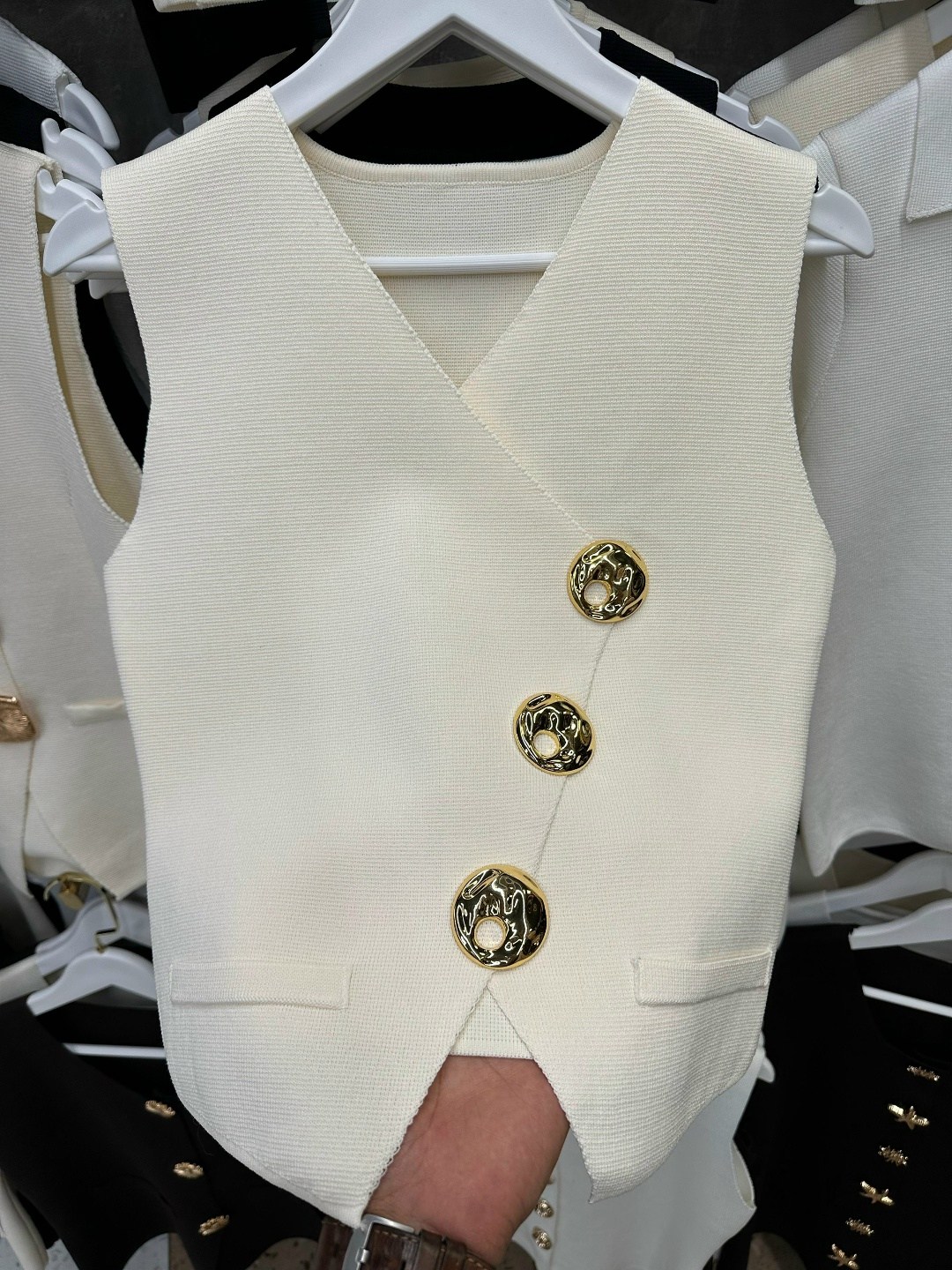 жилетка женская,женские жилеты,жилет для женщин,жилет короткий,жилетка