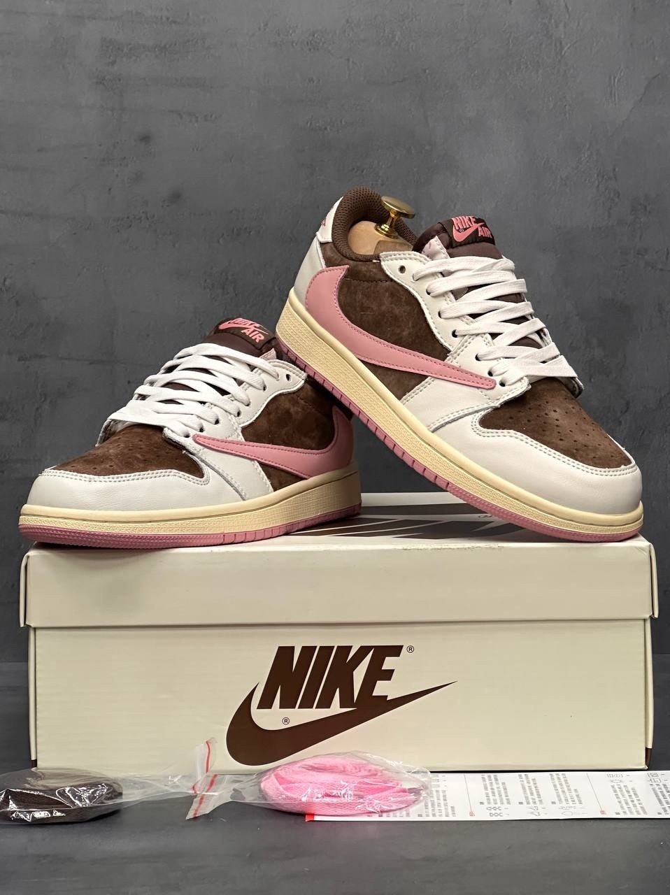 кроссовки nike travis scott x air jordan 1 low,кеды travis scott x air jordan 1 pink oxford,кроссовки nike travis scott x air jordan 1,nike air jordan 1 low travis scott,кроссовки nike air jordan 1 lo
